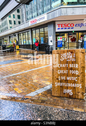 Tesco express off park row in Leeds city centre Stock Photo