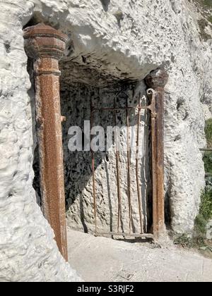 Entrance to a chalk tunnel in the white cliffs of Dover Stock Photo