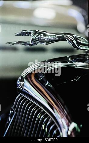 1933 LINCOLN 12-136 GREYHOUND HOOD ORNAMENT DETROIT FORD