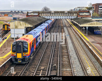 Eastleigh Railway Station and 450 078 diesel locomotive, Eastleigh, Hampshire, England Stock Photo