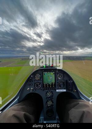 Schempp-Hirth Duo Discus glider sailplane in flight showing the instrument panel. sailplane glider on approach to landing. Stock Photo