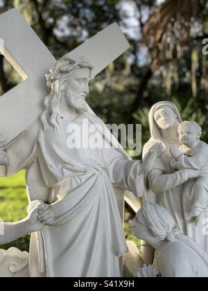 Portrait, Stations of the Cross, 8th Station, Jesus meets and blesses the women of Jerusalem, white nearly life-size statues Stock Photo