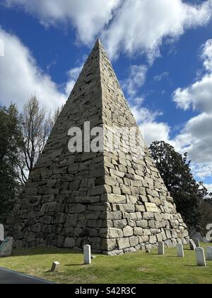 Pyramid monument to the confederate war dead during the American civil war  The Hollywood Cemetery Richmond Virginia VA USA Stock Photo