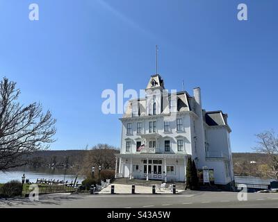 East Haddam, Connecticut, USA: Goodspeed Opera House streetscape on a spring day. This is a regional theater venue for musicals. Stock Photo