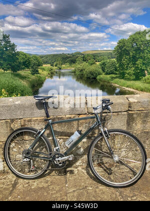 Pace RC200 F5 Mountain Bike on Bolton Bridge North Yorkshire Stock Photo