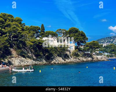 Luxury homes and properties on the cost above Paloma Beach, cote d’azure, st. Jean cap Ferrat, south of France Stock Photo