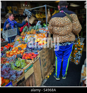 Bright colours on display at Tony’s greengrocers in East Finchley Stock Photo