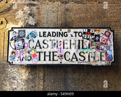 Graffitied Sign for Edinburgh Castle Stock Photo