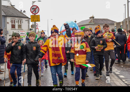 Athlone Town, Ireland. 16th March 2019. Kids from the Athlone hurling club, Southern Gaels, marching in the 2019 Athlone St Patricks Day Parade. Credit: Eoin Healy/Alamy Live News Stock Photo