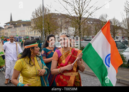 Athlone Town, Ireland. 16th March 2019. Members of the Athlones Indian Comunity showing off their traditions colors and dress in the 2019 Athlone St. Patrick's Day Parade. Credit: Eoin Healy/Alamy Live News Stock Photo