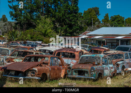 Horopito Motors Also Known As Smash Palace In The North Island Of New Zealand Has Hundreds Of Classic Autos For Sale It Is A Visual Feast Stock Photo Alamy