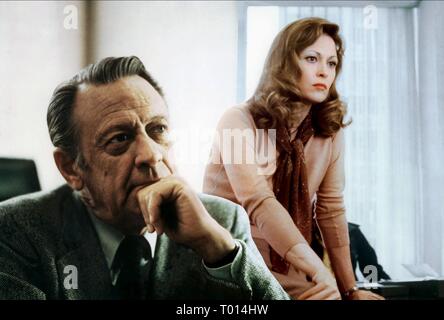 WILLIAM HOLDEN, FAYE DUNAWAY, NETWORK, 1976 Stock Photo