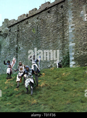 MONTY PYTHON AND THE HOLY GRAIL, MICHAEL PALIN, GRAHAM CHAPMAN, ERIC IDLE, TERRY JONES , JOHN CLEESE, 1975 Stock Photo