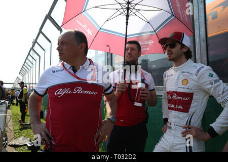 &#xa9; Photo4 / LaPresse 17/03/2019 Melbourne, Australia Sport  Grand Prix Formula One Australia 2019 In the pic: grid, Antonio Giovinazzi (ITA) Alfa Romeo Racing C38 and Frederic Vasseur (FRA) Alfa Romeo Racing Team Principal Stock Photo