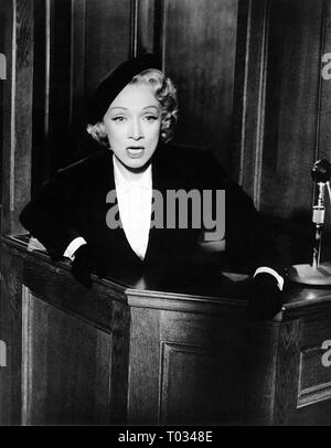 MARLENE DIETRICH, WITNESS FOR THE PROSECUTION, 1957 Stock Photo