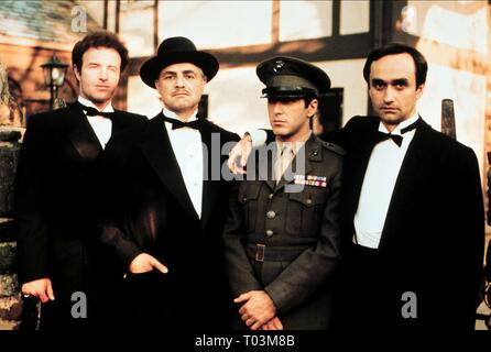 JAMES CAAN, MARLON BRANDO, AL PACINO, JOHN CAZALE, THE GODFATHER, 1972 Stock Photo