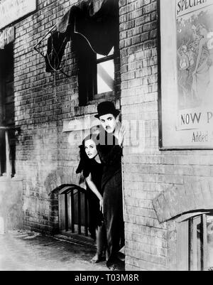 PAULETTE GODDARD, CHARLIE CHAPLIN, MODERN TIMES, 1936 Stock Photo