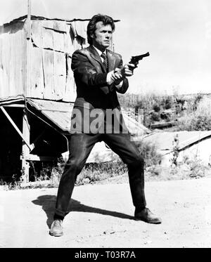 CLINT EASTWOOD, DIRTY HARRY, 1971 Stock Photo
