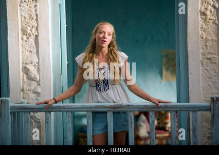 Mamma Mia Amanda Seyfried As Sophie Mamma Mia Date Stock Photo Alamy