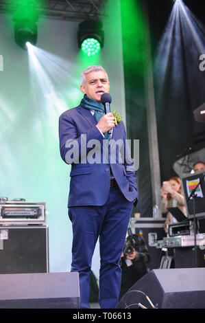 London, UK. 17th Mar, 2019. Sadiq Khan seen speaking during the parade.London celebrates St Patricks Day, with a parade along Piccadilly and Regent St, along with music and dance on stage in Trafalgar Square, including a speech from actor James Nesbitt, Mayor of London, and Paschal Donohue. Credit: Terry Scott/SOPA Images/ZUMA Wire/Alamy Live News Stock Photo