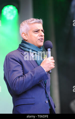 Sadiq Khan seen speaking during the parade. London celebrates St Patricks Day, with a parade along Piccadilly and Regent St, along with music and dance on stage in Trafalgar Square, including a speech from actor James Nesbitt, Mayor of London, and Paschal Donohue. Stock Photo