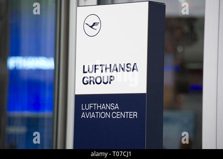 Frankfurt, Deutschland. 14th Mar, 2019. Company logo at the entrance to the Lufthansa Aviation Center, Group Headquarters, Symbolic Photo, Feature, Random Image, Annual Press Conference of Deutsche Lufthansa AG on March 14, 1919 in Frankfurt, Â | usage worldwide Credit: dpa/Alamy Live News Stock Photo