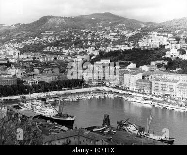 geography / travel, France, Nice, harbour Port Lympia, overview, 1950s, Additional-Rights-Clearance-Info-Not-Available Stock Photo