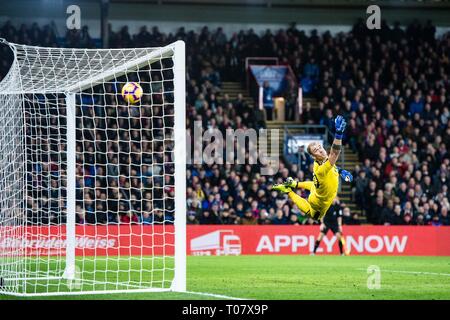 LONDON, ENGLAND - DECEMBER 01: Joe Hart concede 2nd goal of the match scored by Andros Townsend (not on picture) during the Premier League match between Crystal Palace and Burnley FC at Selhurst Park on December 1, 2018 in London, United Kingdom. (Photo by Sebastian Frej/MB Media) Stock Photo