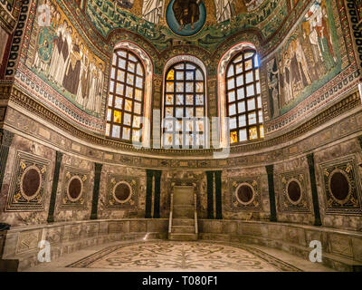 Italy, Emilia Romagna, Ravenna, Byzantine mosaics in the Basilica of San Vitale Stock Photo