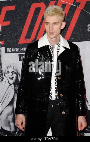 Los Angeles, CA, USA. 18th Mar, 2019. Colson Baker aka Machine Gun Kelly at arrivals for THE DIRT Premiere on NETFLIX, ArcLight Hollywood Cinerama Dome, Los Angeles, CA March 18, 2019. Credit: Elizabeth Goodenough/Everett Collection/Alamy Live News Stock Photo