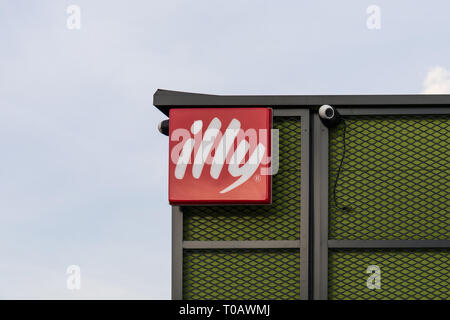 Illy Caffe logo sign brand Stock Photo