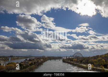 MONTREAL, CANADA - NOVEMBER 8, 2018: St Lawrence River and Montreal Biosphere, on Ile Sainte Helene Island, in Jean Drapeau park, taken during an autu Stock Photo