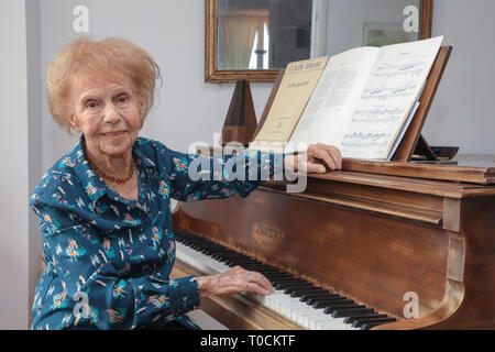 COLETTE MAZE,French pianist 104 Years old Stock Photo