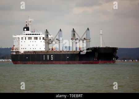 Ship,Shipping,Bulk,Carrier,IVS,Wentworth,Singapore,flag,home,port,leaving Southampton,Port,entering,The Solent,Cowes,Isle of Wight, England,UK, Stock Photo