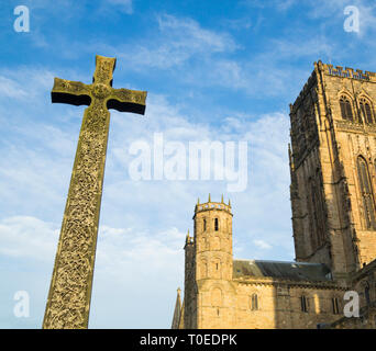Cross outside Durham cathedral. UK Stock Photo