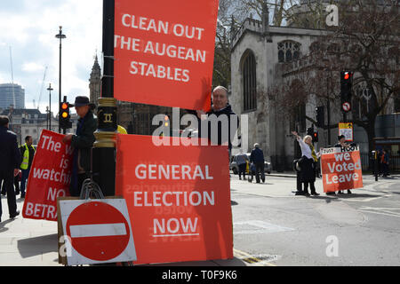 London, UK. 19th March, 2019. Pro-Brexit Activists demonstrate opposite The Houses Of Parliament. Westminster, London. 19th of March 2019. Credit: Thomas Krych/Alamy Live News Stock Photo