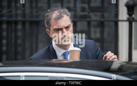 Downing Street, London, UK. 19 March 2019. Julian Smith, Chief Whip leaves Downing Street after weekly cabinet meeting. Credit: Malcolm Park/Alamy Live News. Stock Photo