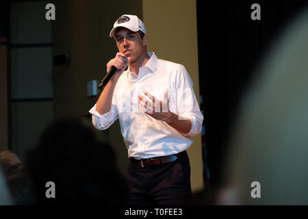 State College, Pennsylvania, USA. 19th Mar, 2019. Presidential Candidate BETO O'ROURKE speaks at campaign stop at Penn State University in State College, Pennsylvania Credit: Preston Ehrler/ZUMA Wire/Alamy Live News Stock Photo