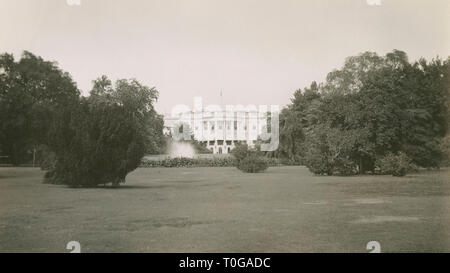 Antique c1920 photograph, the White House from the South Lawn in Washington, DC. SOURCE: ORIGINAL PHOTOGRAPH Stock Photo