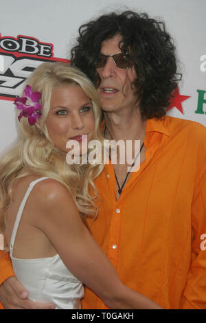 HOWARD STERN BETH OSTROSKY BETH OSTROSKY HOST FHM EVENT TO CELEBRATE