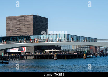 Denmark, Copenaghen, The Royal Danish Playhouse and inner Harbour bridge Stock Photo