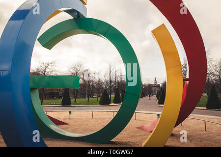 Glasgow 2014 Commonwealth Games sculpture in Glasgow Green. Known as the Big G Stock Photo