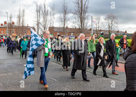The annual St Patrick’s Day Parade at The Irish Club in Orford Lane to ‘The River of Life’ in Bridge Street where a short service was held to remember Stock Photo