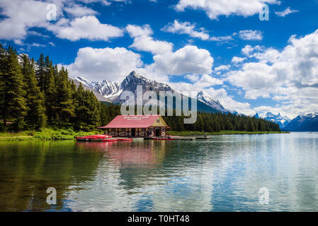 Boat house and the Maligne Lake in Jasper National Park Stock Photo