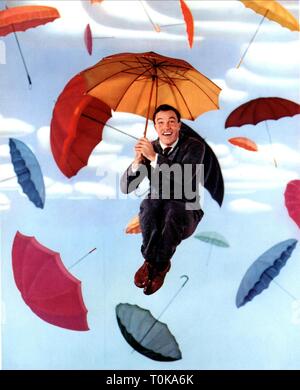 GENE KELLY, SINGIN' IN THE RAIN, 1952 Stock Photo