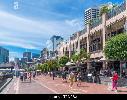 Shops and restaurants on Cockle Bay Wharf, Darling Harbour, Sydney, Australia Stock Photo