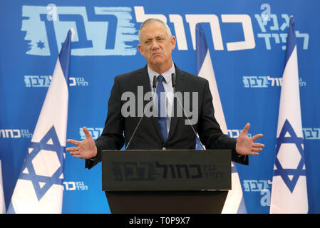 Tel Aviv, Israel. 20th Mar, 2019. Benny Gantz, one of the leaders of Israeli centrist party of Blue and White, speaks to members of his party in Tel Aviv, Israel, on March 20, 2019. Israel's elections will be held on April 9. Credit: JINI/Gideon Markowicz/Xinhua/Alamy Live News Stock Photo