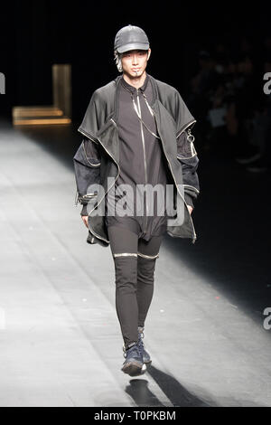 Tokyo, Japan. 21st Mar, 2019. March 21, 2019, Tokyo, Japan: Acudo by Chanu at Amazon Fashion Week Tokyo 2019 A/W. (Photos by Michael Steinebach/AFLO) Credit: Aflo Co. Ltd./Alamy Live News Stock Photo