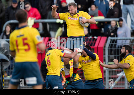 17 March 2019, North Rhine-Westphalia, Köln: Michael Walker-Fitton (Spain, 4) has caught the lane slot. Fifth match of the Rugby Europe Championship 2019: Germany-Spain on 17.03.2019 in Cologne. Photo: Jürgen Kessler/dpa Stock Photo