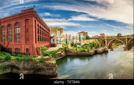 Washington Water Power building and the Monroe Street Bridge in Spokane Stock Photo